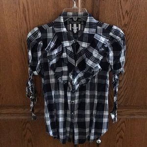 Black & white plaid button front shirt